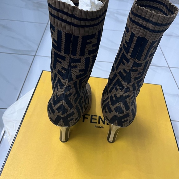 Fendi Booties, Size 38, original receipt. - Picture 2 of 8